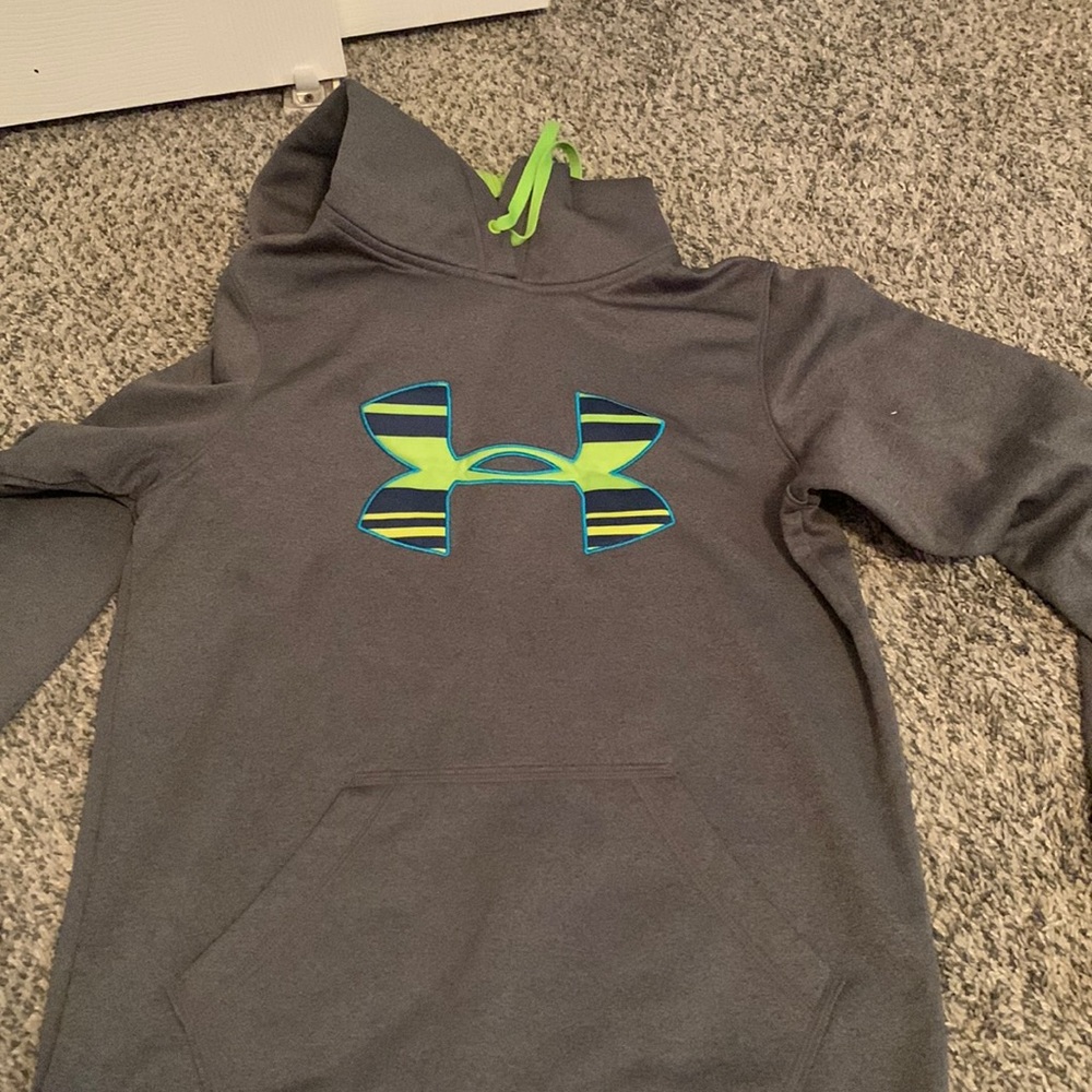 Under Armour sweatshirt